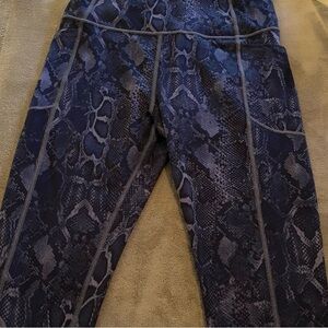 Brand New Victoria’s Secret Blue Snake Print Leggings With Pockets